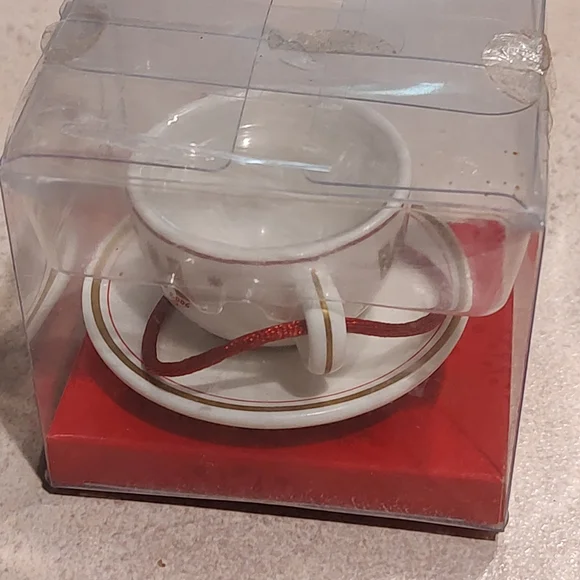 StarbucksWISHCHRISTMAS TreeTEACUP and attached  SAUCER ORNAMENT2006New - Picture 11 of 13